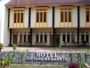 Hotel Bintang Redannte 加鲁特 外观 照片